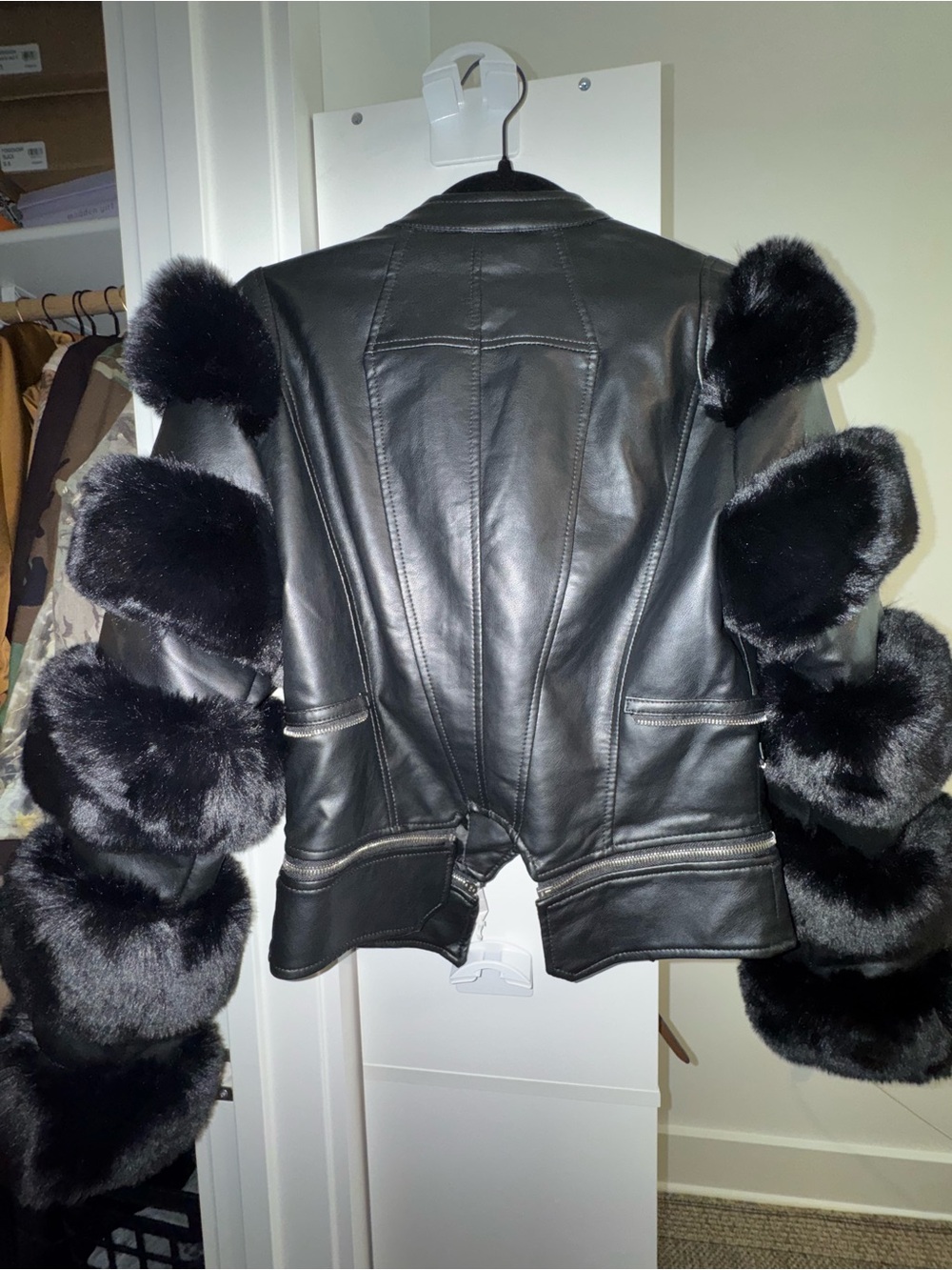 AKIRA x Azalea Wang Black Leather Moto Jacket with Plush Fur-Trimmed Sleeves - Picture 2 of 5